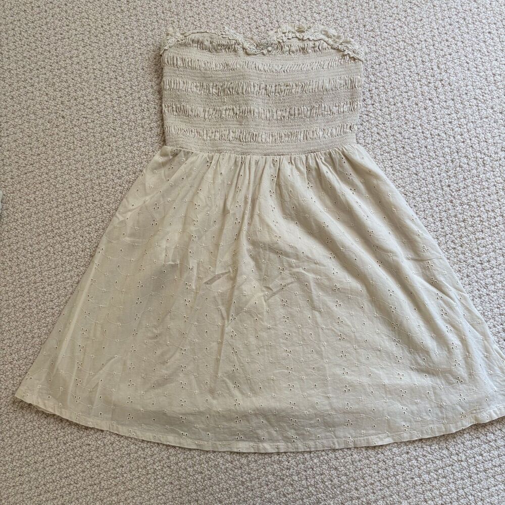 Kimchi Blue Strapless Cream Size Medium Eyelet Smocked Dress Boho Cottagecore